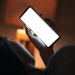 Use of phone at night invites diseases, increase in the number of patients of depression