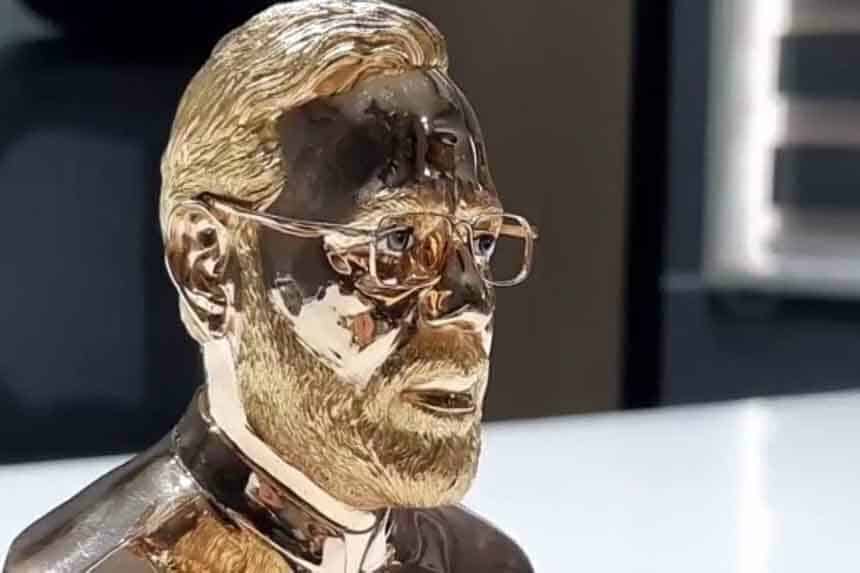 Gold statue of PM Modi