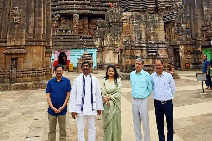 Hemant Soren visited Lingaraj Temple Bhubaneswar