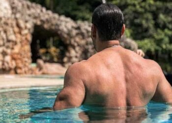 salman khan shares shirtless picture