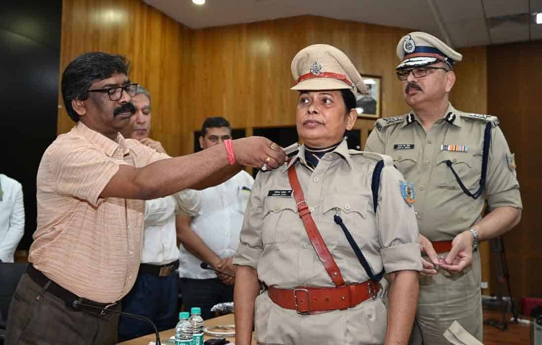 Piping Ceremonies CM Hemant started batch of 24 promoted IPS of Jharkhand