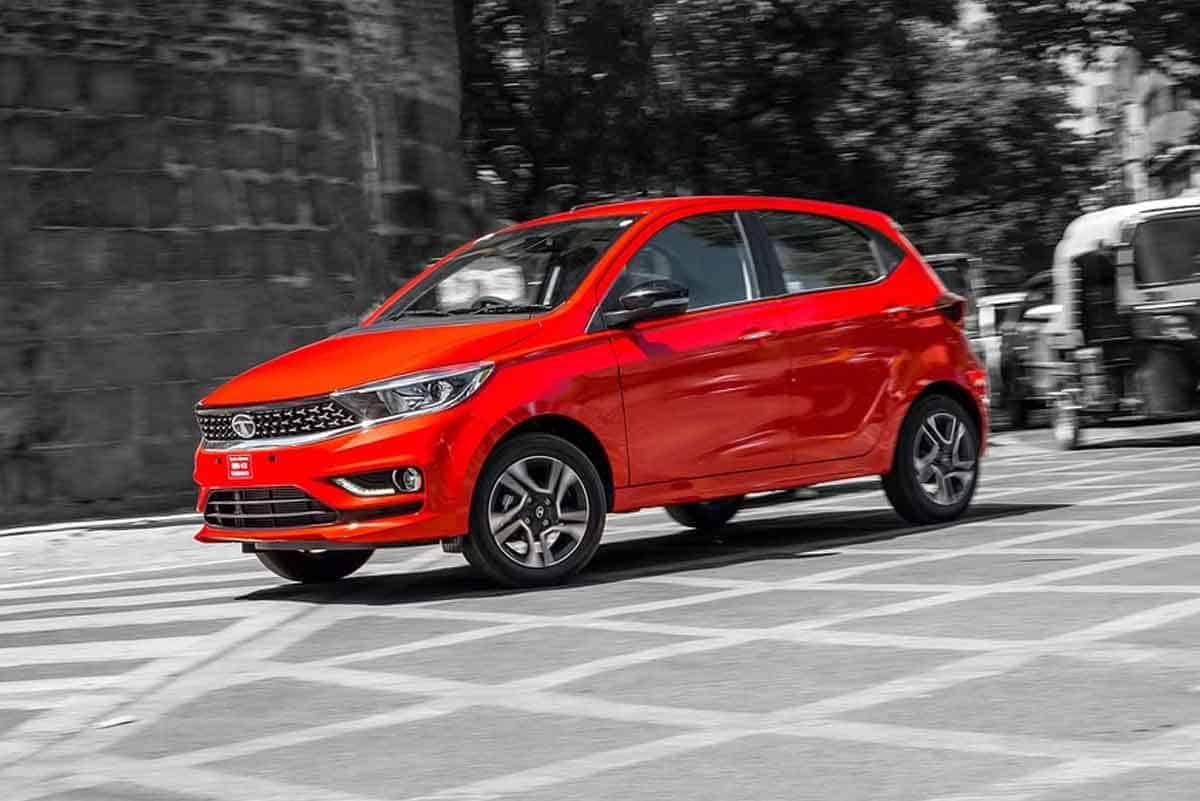 Tata Tiago hatchback Great Mileage And Price Only 6.44 Lakh