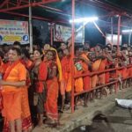 Sawan Deoghar first Monday of Sawan Sultanganj Shiv Ji Gangajal On the first Monday of Sawan, devotees queue up to 12 kilometers for darshan in Deoghar.