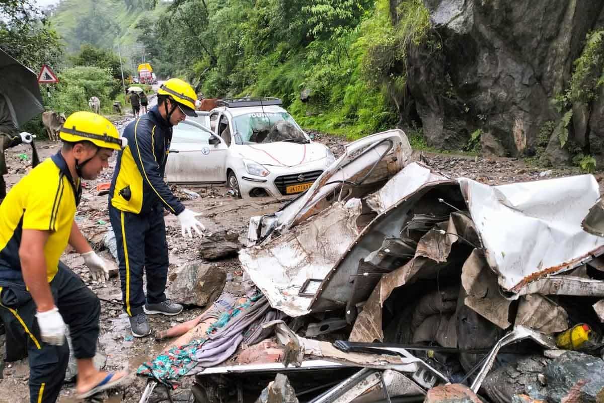 uttarakhand-four-pilgrims-from-madhya-pradesh-buried-gangotri-highway-accident