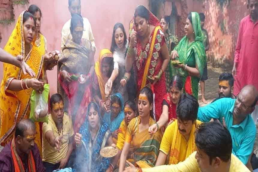 Amba Prasad celebrated the birthday of his father former minister Yogendra Saav in Baba Nagri Deoghar