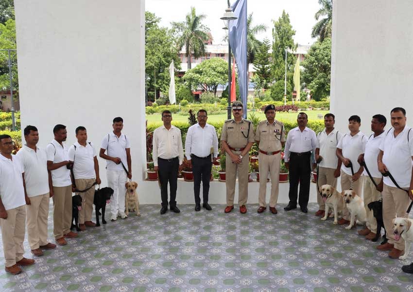 Seven new Trained dogs Join Jharkhand Police