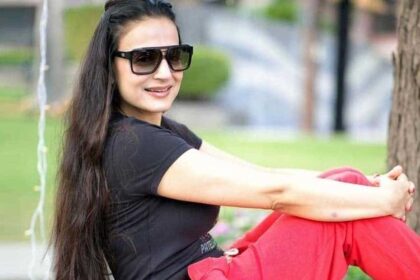 Ameesha Patel paid the Second installment of Check Bounce