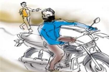 Bike Worth Rs 1.80 Lakh Stolen From in Front of Mandar College