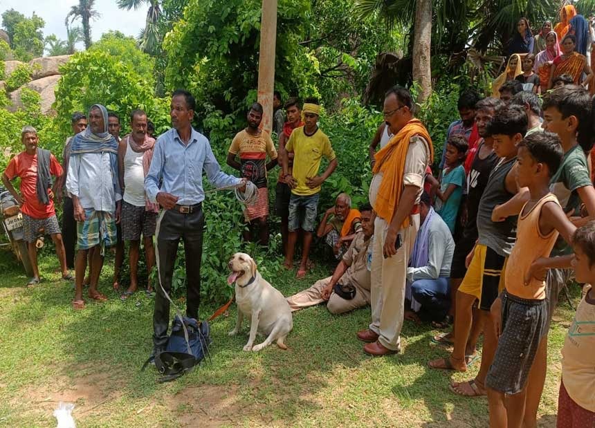 Dead Body of youth found Hanging from a tree in Dumka