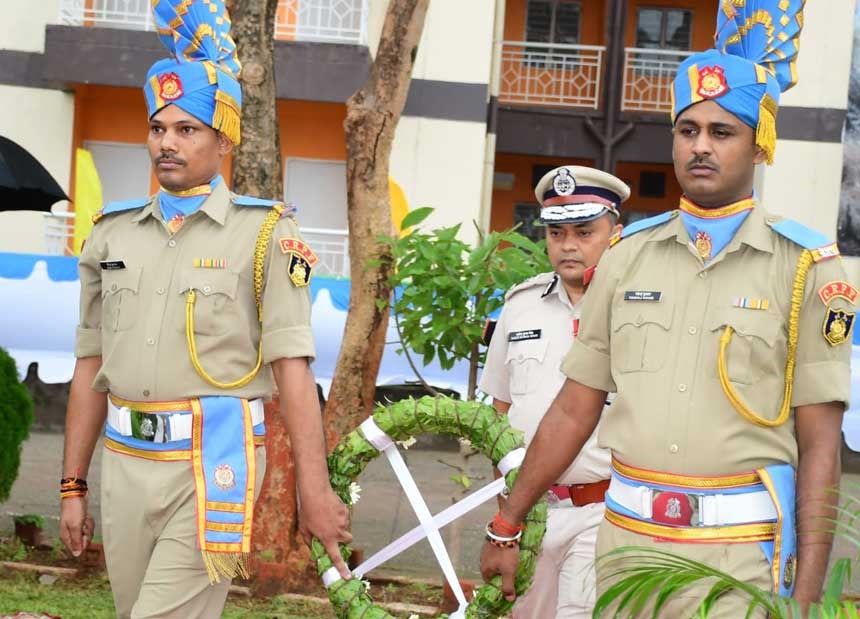 IG Saket Kumar Paid Tribute by Paying floral Tributes