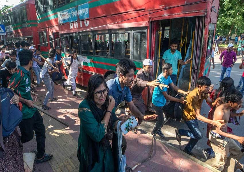 Indian Students Returning from Bangladesh