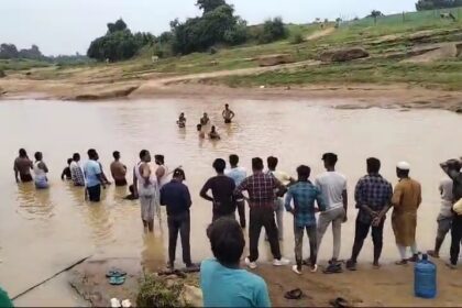 Two youth drowned in river in Latehar