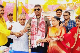 Bhokta inaugurates Sarkar Aapke Dwar program in Chatra