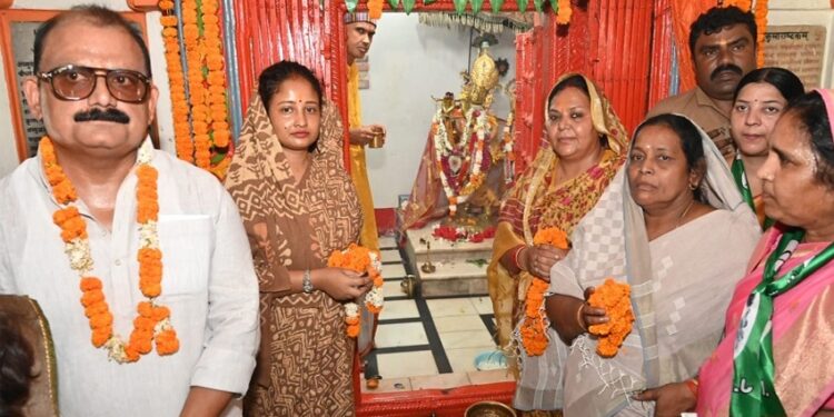 Mainiya Samman Aabhar Yatra started, Kalpana Soren and other ministers offered prayers at Banshidhar temple