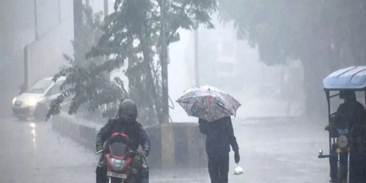 There will be heavy rain at these places even today, warning of thunderstorm along with strong winds