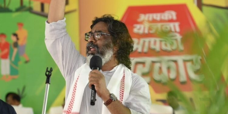 Big ministers and chief ministers from all over the country are hovering around to buy votes, CM Hemant said…