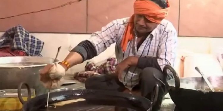 Jalebis being made in BJP Headquarters